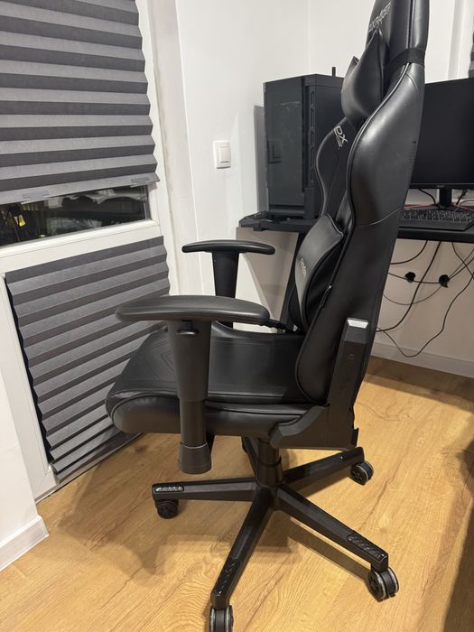 Геймърски стол DXRacer PRINCE L Gaming Chair Black PVC Leather