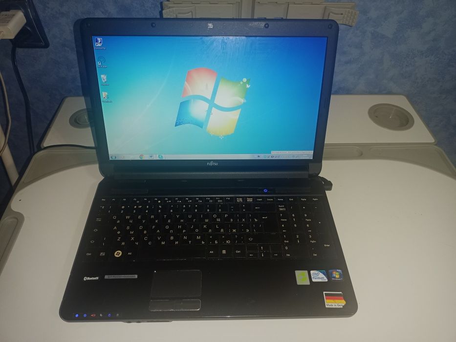 Ноутбук Fujitsu LifeBook AH530