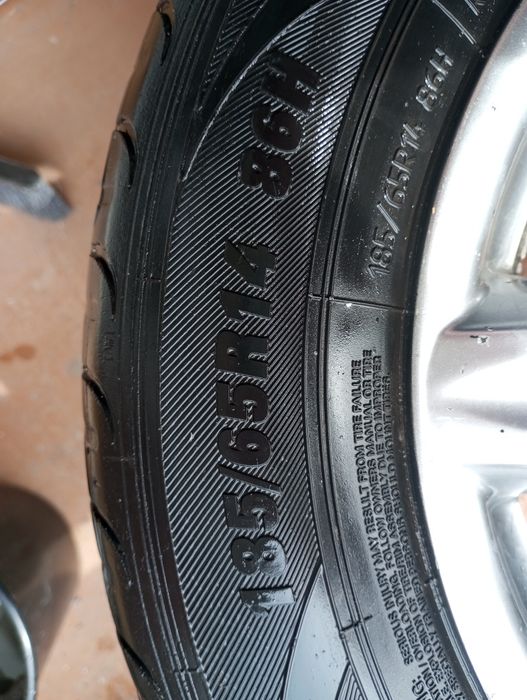 Продаю шины литье в комплекте !