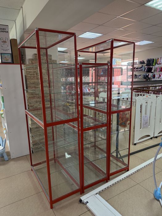 Продам стеклянные стеллажи