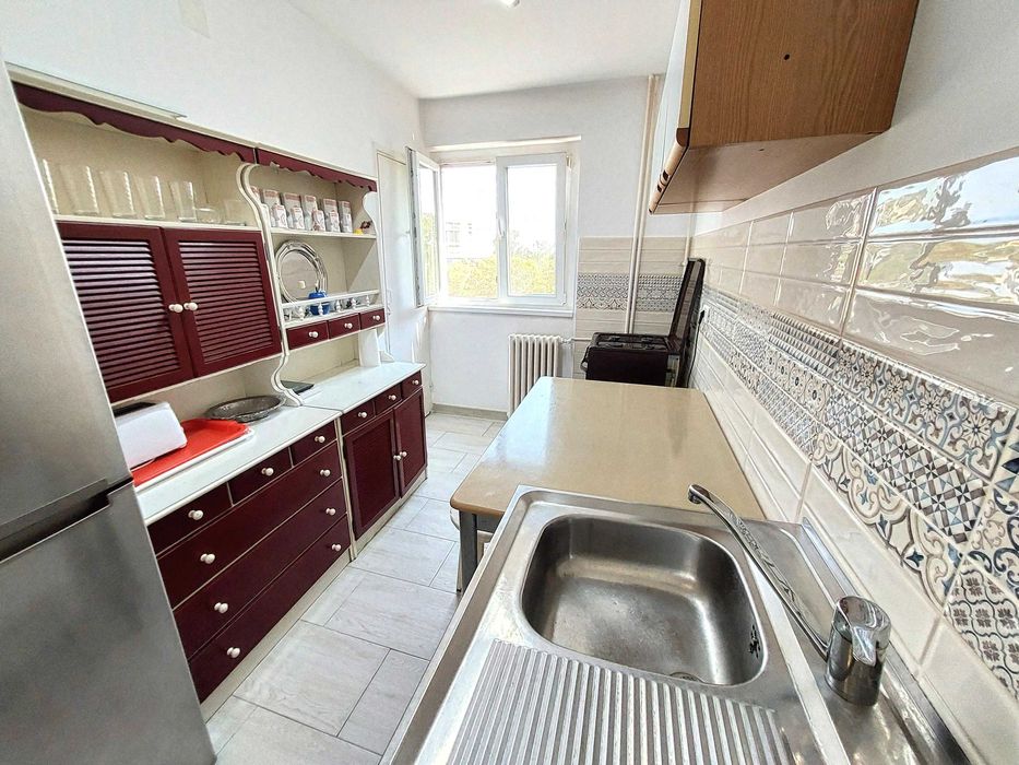 Vând apartament 2 camere cartier A. Vlaicu (zona Poetului)