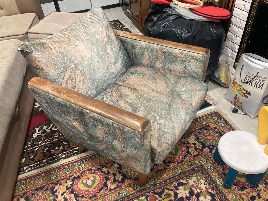 Кухонная мебель. Угловой диван, б/у.