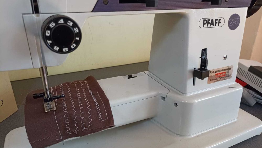 Masina de cusut Pfaff 297 cu brat