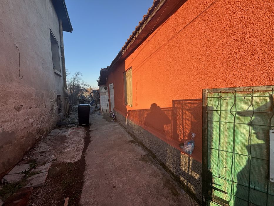 Продава се Къща в Стралджа - 850 кв.м за 27 €/кв.м - Снимка #1