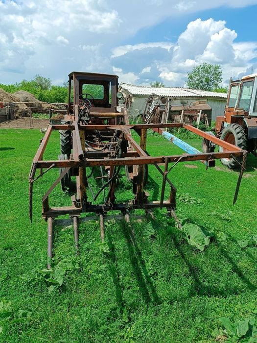 Продам трактор Т-16.