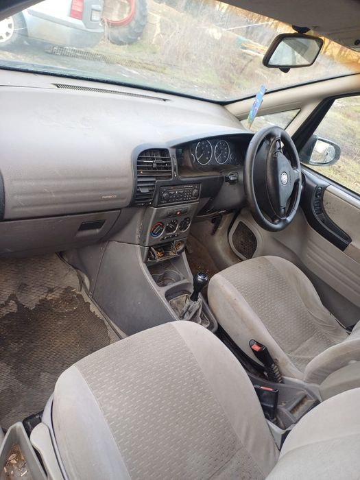 Vând Opel Zafira