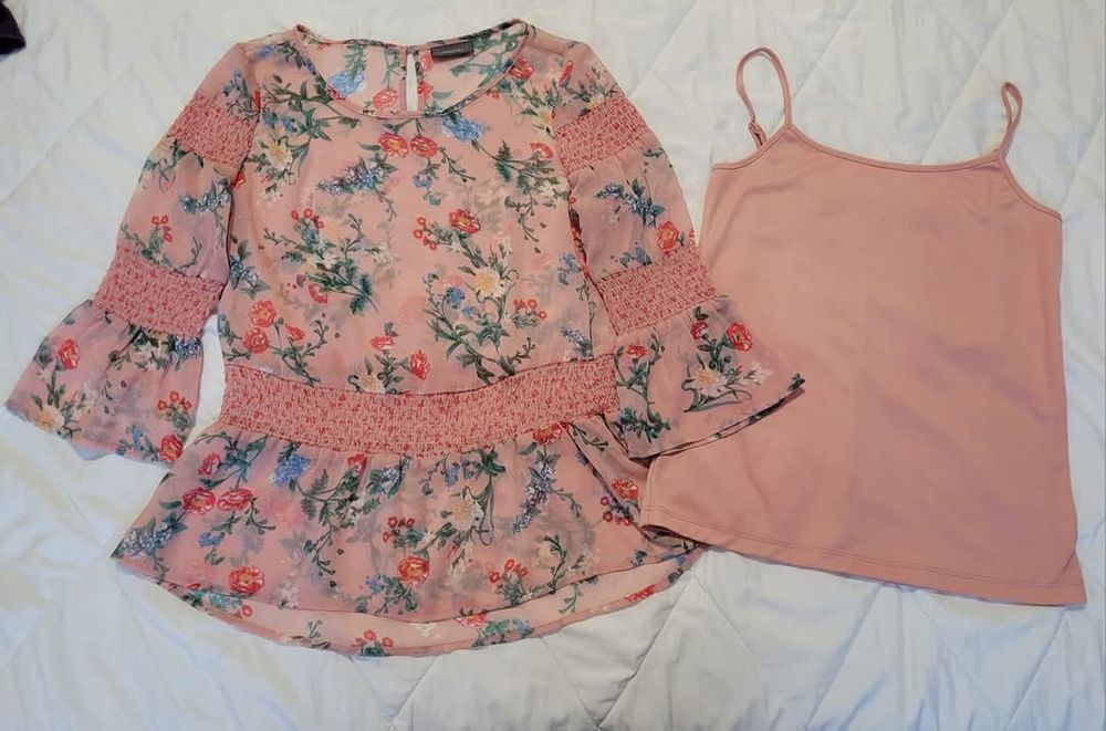 Bluziță C&A subțire  - mărimea 34 pe Etichetă, dar mg si pt 36,ca nouă