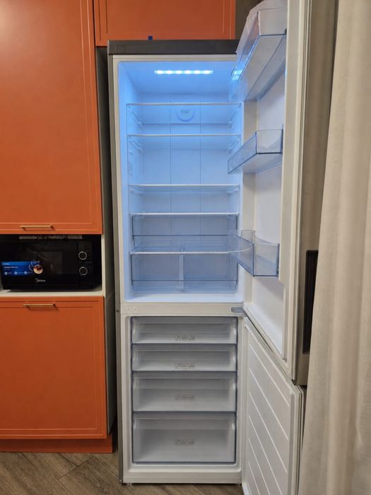 Продаю холодильник Haier