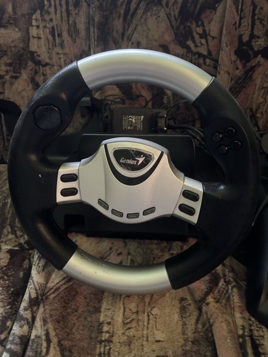 Volan gaming genius nefolosit