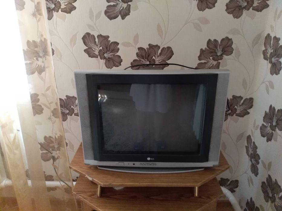 Продам телевизор LG