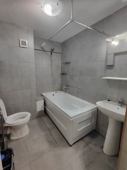 Închiriez apartament cu o camera zona Calea Turzii