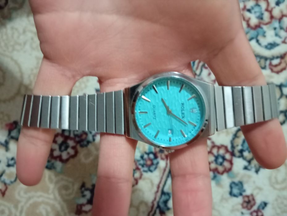 ролексы с голубым оттенком