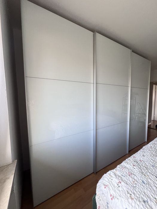 Dressing/Dulap 300/220/65 cm 3 usi culisante sticla alba