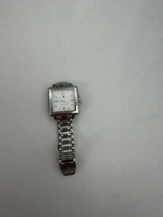 Vand ceas pentru femei original tommy hilfiger