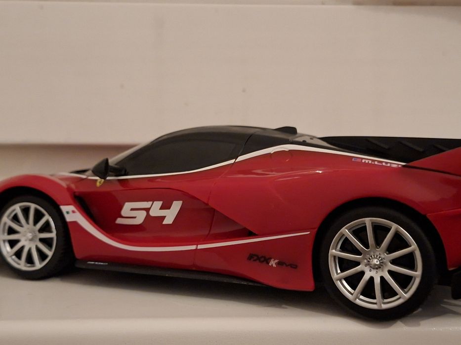 НОВО! Ferrari LaFerrari с Дистанционно (Лицензиран модел 1:24) - ТОП Ц