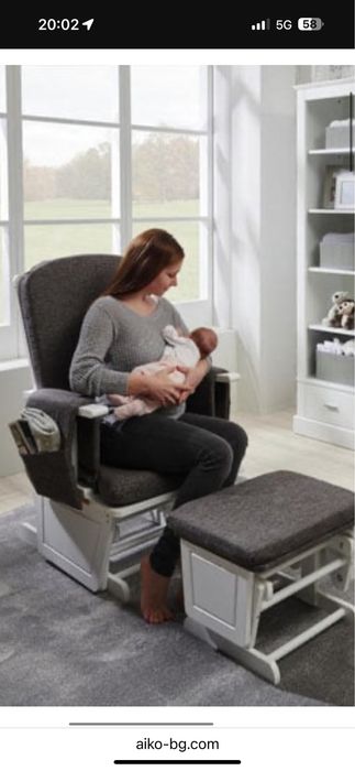 Стол за кърмене с табуретка втора употреба