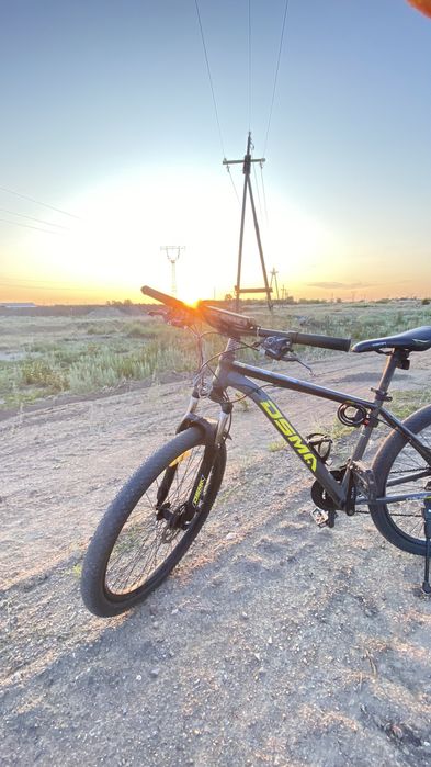 Срочно продам велик торг уместен. переключатели все shimano.