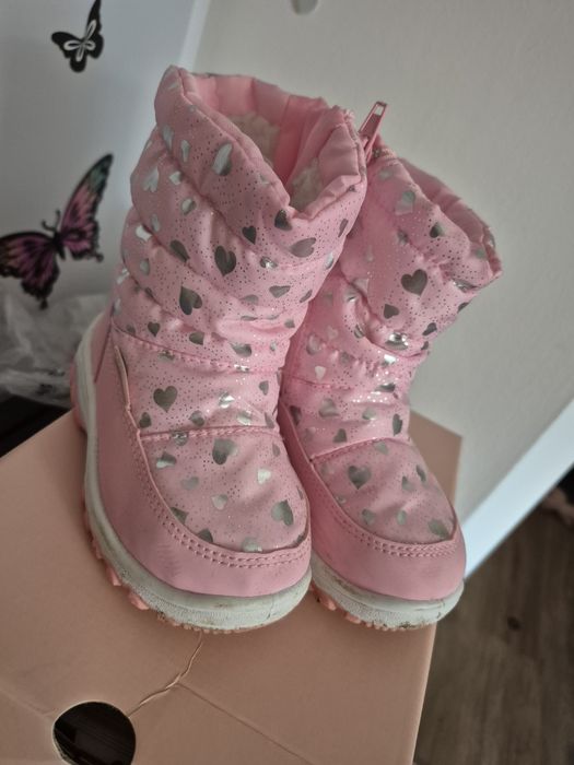 Ghete si adidasi fetite. Marimea 23