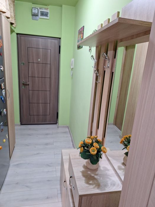 Vand apartament cu doua camere