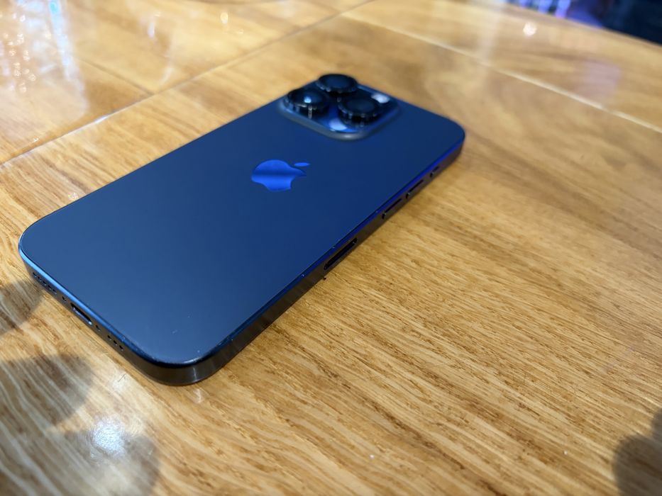 Iphone 15 pro 256 МБ, 99% батерия