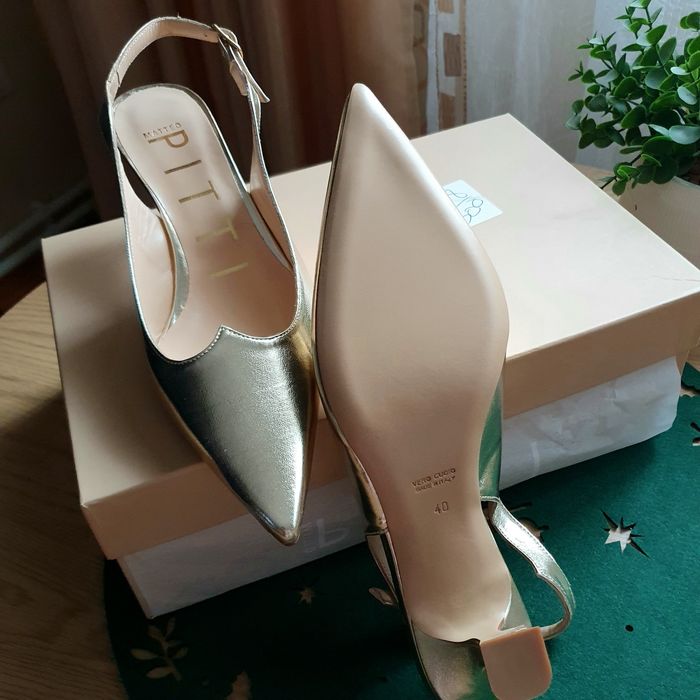 Vând pantof decupat MATEO PITTI nr.40 noi