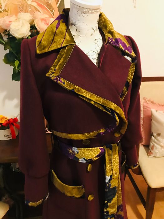 Palton model unicat stofă și catifea imprimată