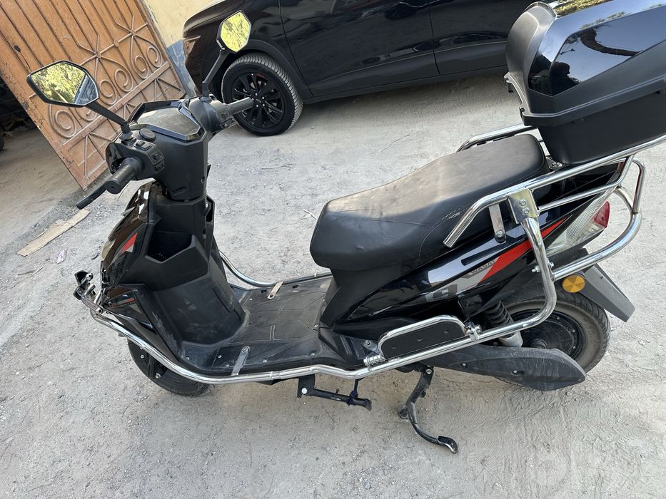 Skuter sotiladi yurish kilomet 20 tezligi 55 60