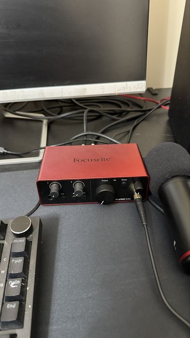 Yamaha HS4B, Звуковая карта Focusrite Scarlett Solo Studio 4th Gen