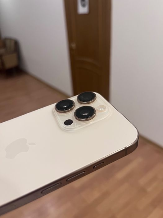 Телефон iphone 16 pro