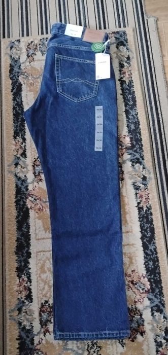 Vând blugi bărbați