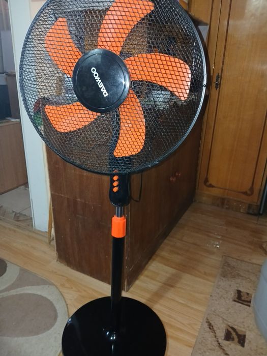 Ventilator cu picior Daewoo 50
