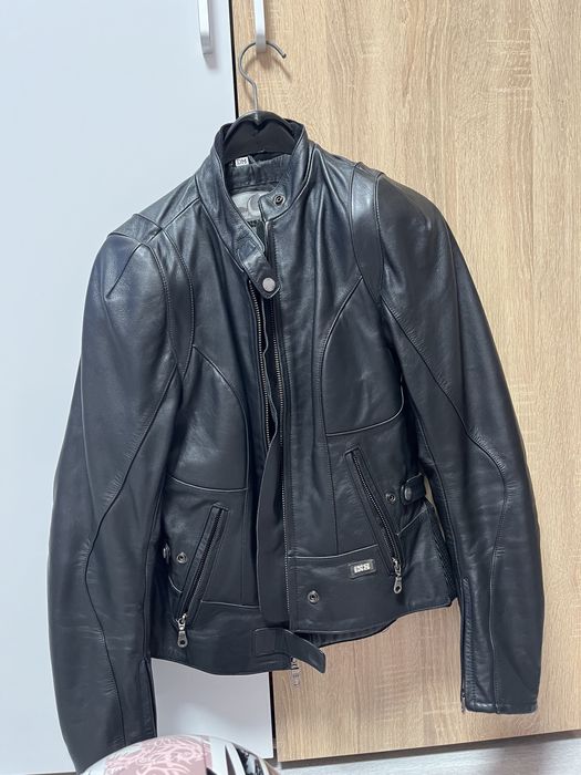 Продавам дамско мото яке IXS,каска HJC с интерком и ръкавици+ боне подарък