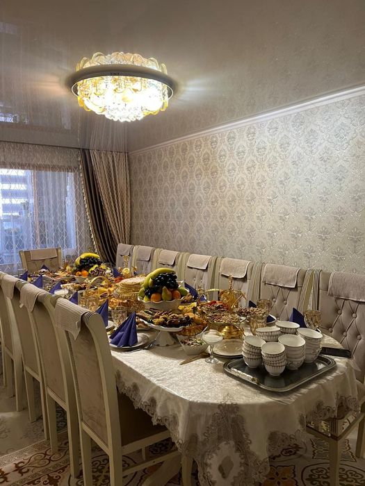 Стол со стульями