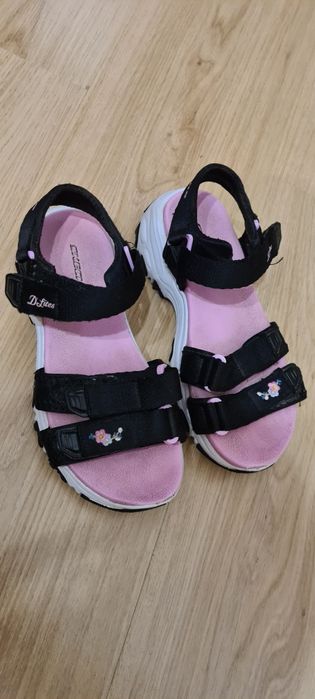 Продам сандалии,  сланцы.
