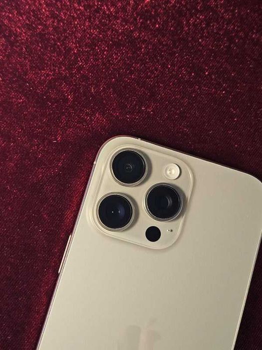 Apple iPhone 16 Pro Max 256GB Ca nou doar 24 cicluri