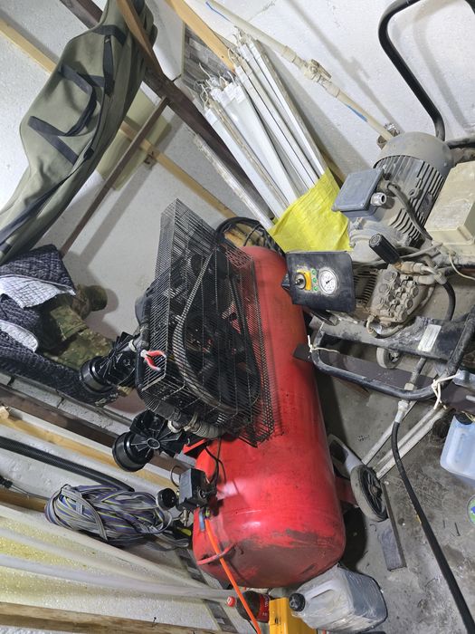 Vozdxni sestrna  13 kg 2tonna zanglamas kanpressr 3p 380v 16d