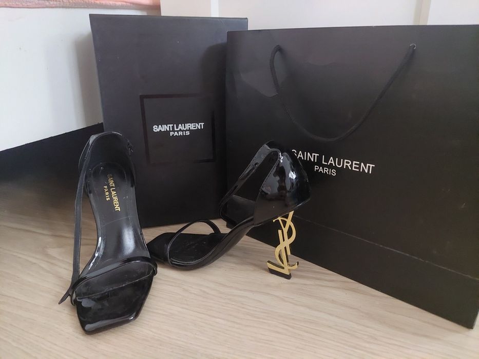 Saint laurent токчета!