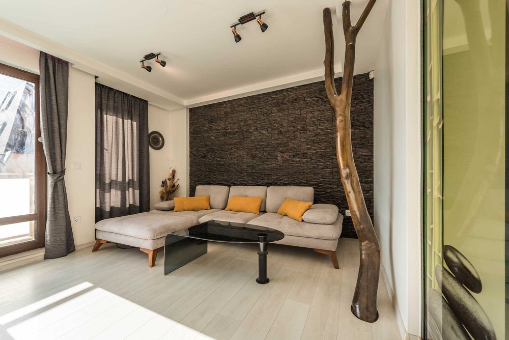 Продава се Тристаен апартамент в Варна, Левски - 135 кв.м за 1473 €/кв.м - Снимка #3