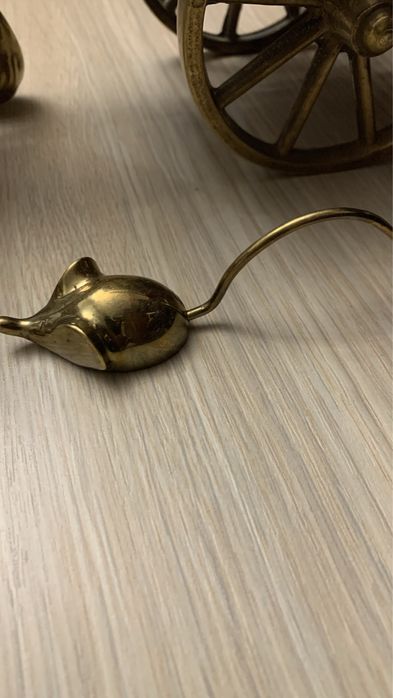 Бронзови фигурки различни