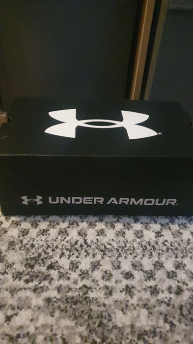Adidasi Under Armour