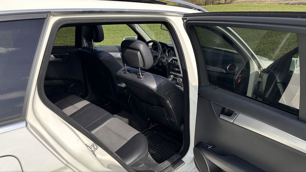 Mercedes-Benz C-Class (W204)