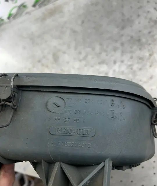 Carcasa filtru aer 7700274106 Dacia Logan 2005 1.4 MT (75 hp)
