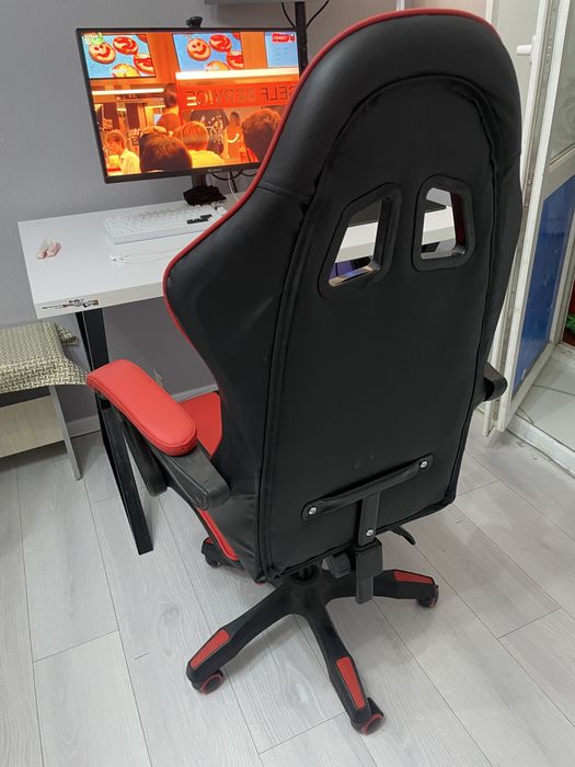 Игровое кресло в отличном состоянии