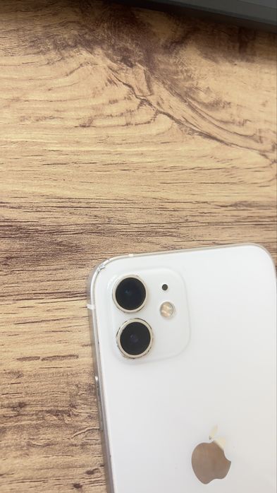 Продам Iphone 12