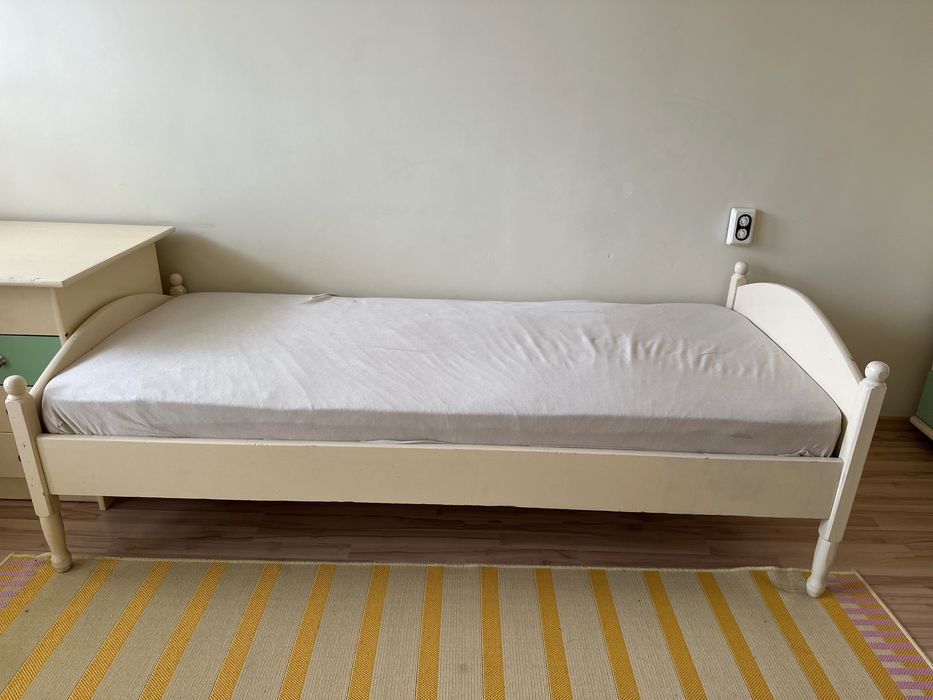 Мебели обзавеждане за детска стая - легла, гардероб, скрин, ракла,бюро