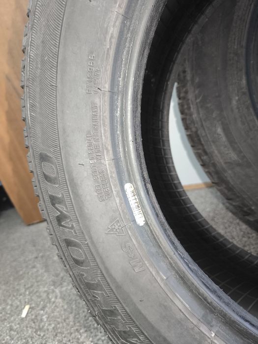 Гуми  зимна SUMITOMO 215/60/R16.