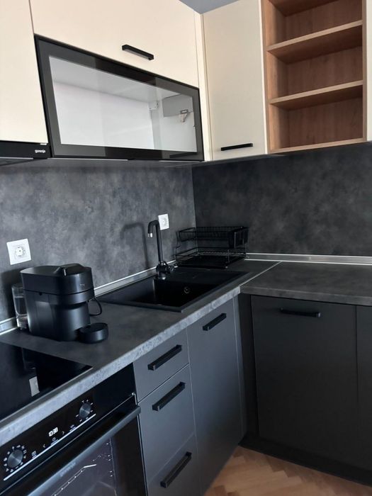 Дава се под наем Тристаен апартамент в София, Център - 100 кв.м за 1250 € - Снимка #3