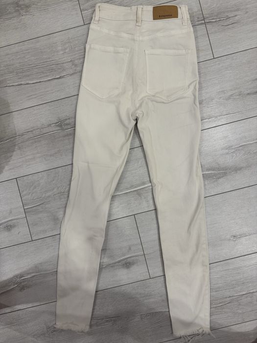 Дънки с висока талия