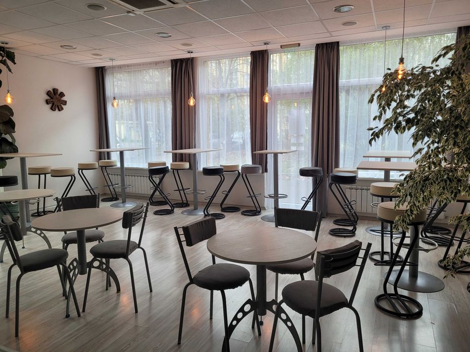 Зали под наем /за презентации, събития, тържества/, с кафе-бар зона!