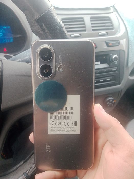 Продаётся телефон ЗТЕ новый почти